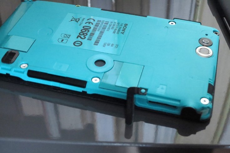 Sony Xperia GO (23).jpg